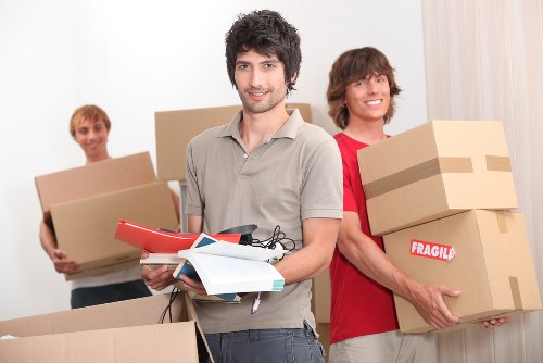 Office and home moving essentials for Ravenscourtpark removals